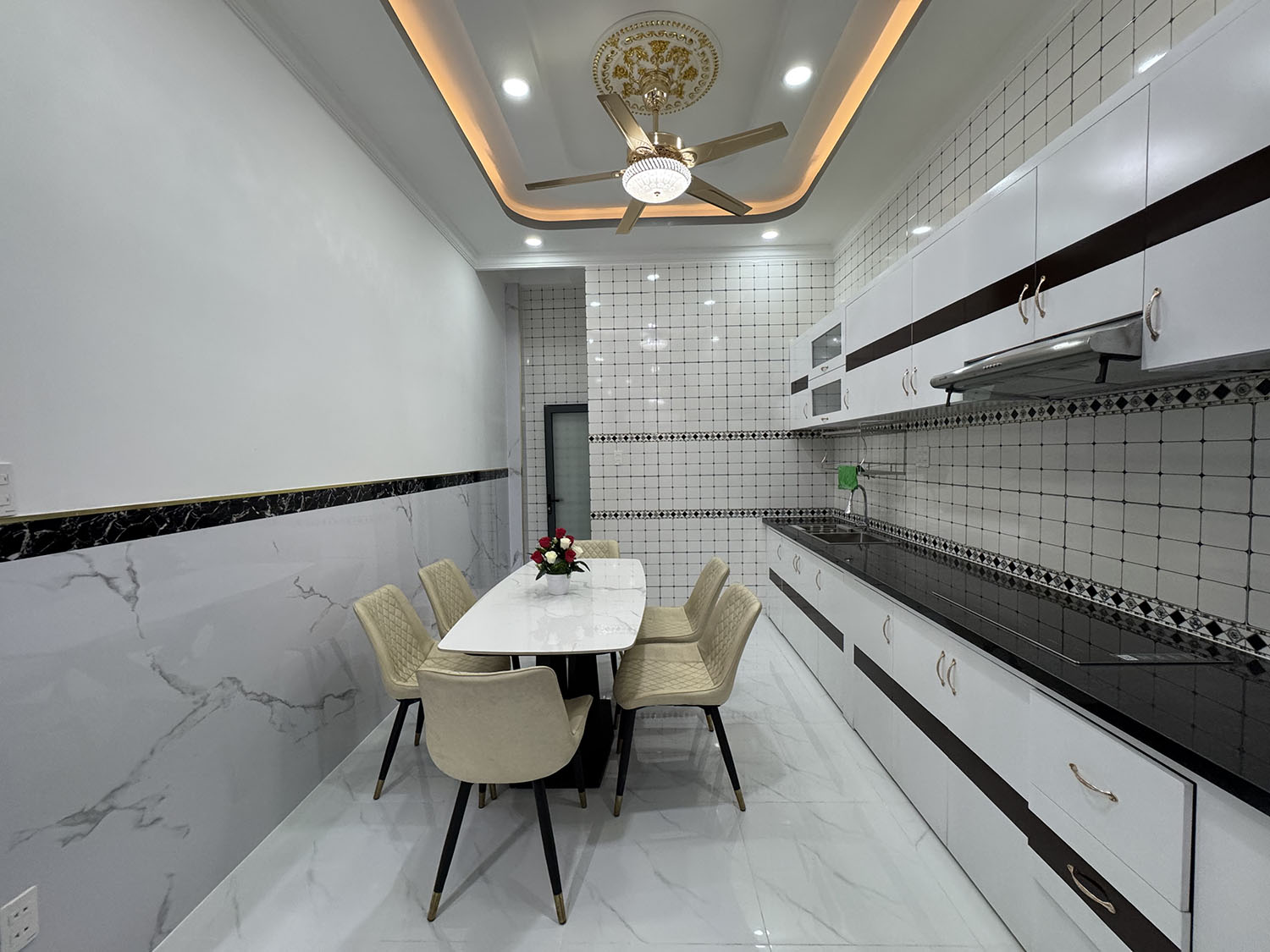 Nhà phố 3 lầu t.kế Tân Cổ Điển, full nội thất cao cấp, hẻm xe hơi khu VIP Lê Lợi-Gần ĐH Công Nghiệp